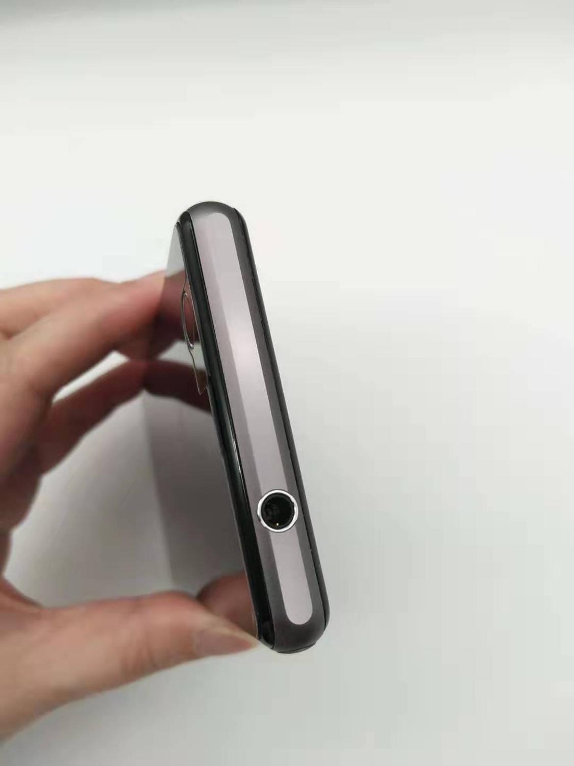 Sony Xperia Z1 Compact Refurbi - Drone Z1 avis et prix